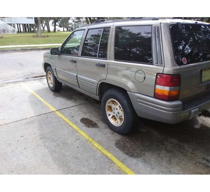 Classic 1997 Limited Grand Cherokee 2
