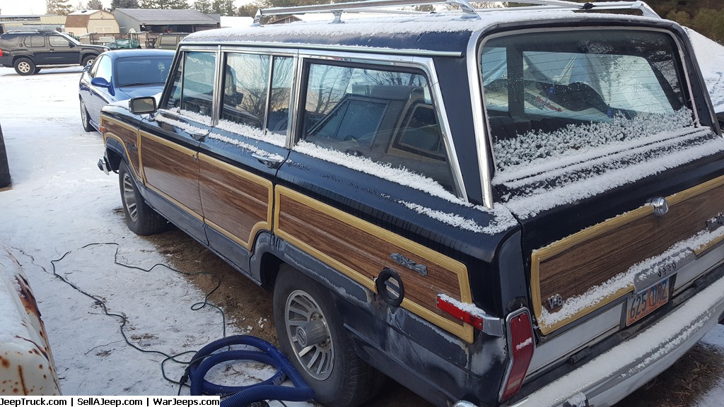 1988 Jeep Grand Wagoneer with Sunroof 5