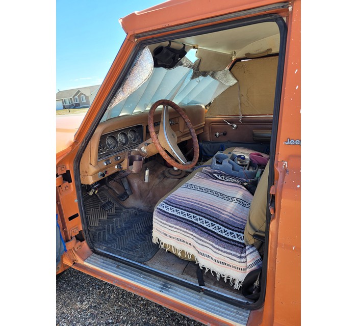 1977 J10 Jeep Pickup with Camper Shell 2