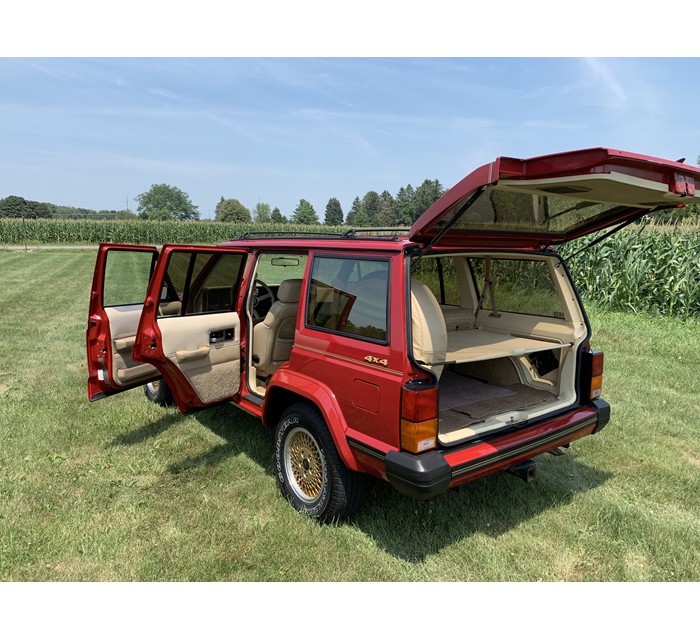 1990 Jeep Cherokee Limited 2