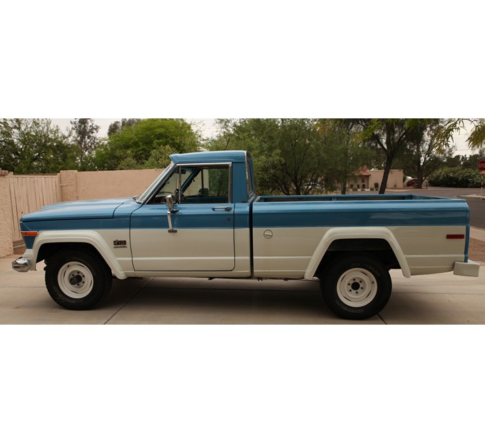 1974 Jeep J-10 Pick-Up 4