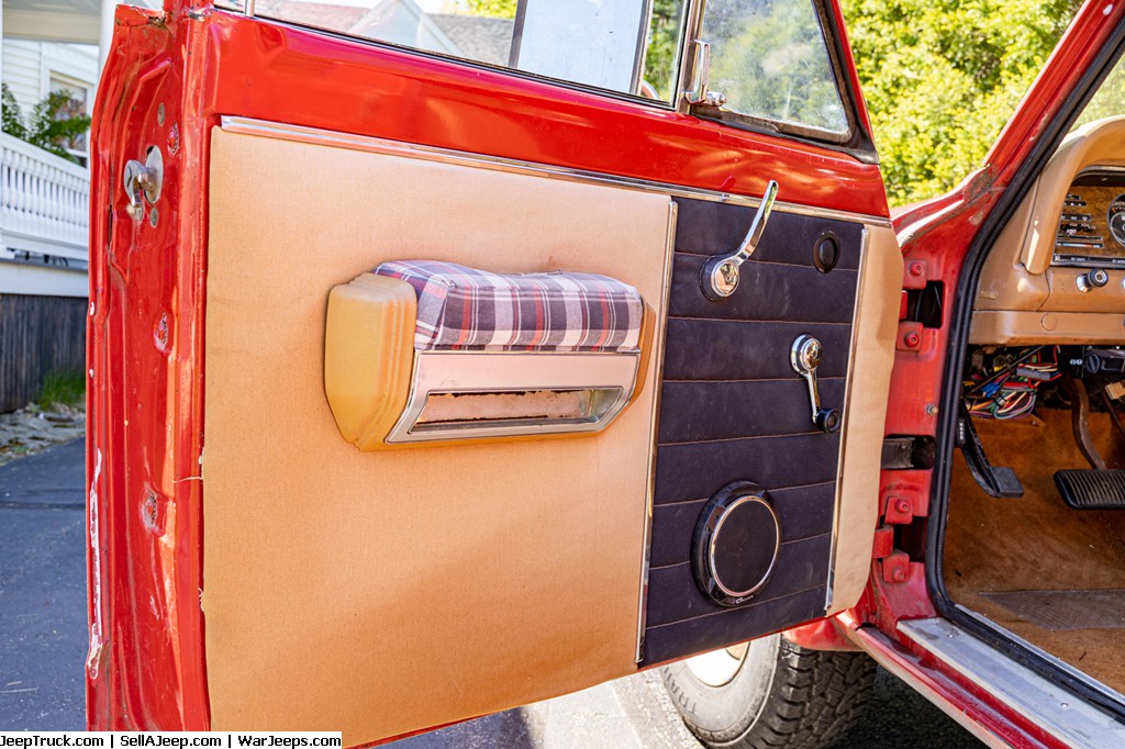 1985 4x4 Jeep J20 Pioneer 3quarter ton Long Bed 1