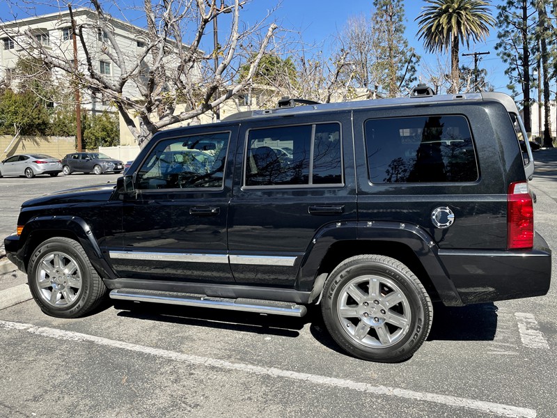 One of a Kind Jeep 2010 Commander in Excellent Condition 1