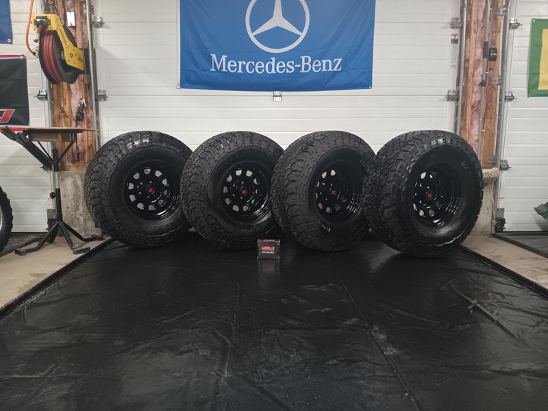 33 x 12.5 x 15 on Rough County wheels