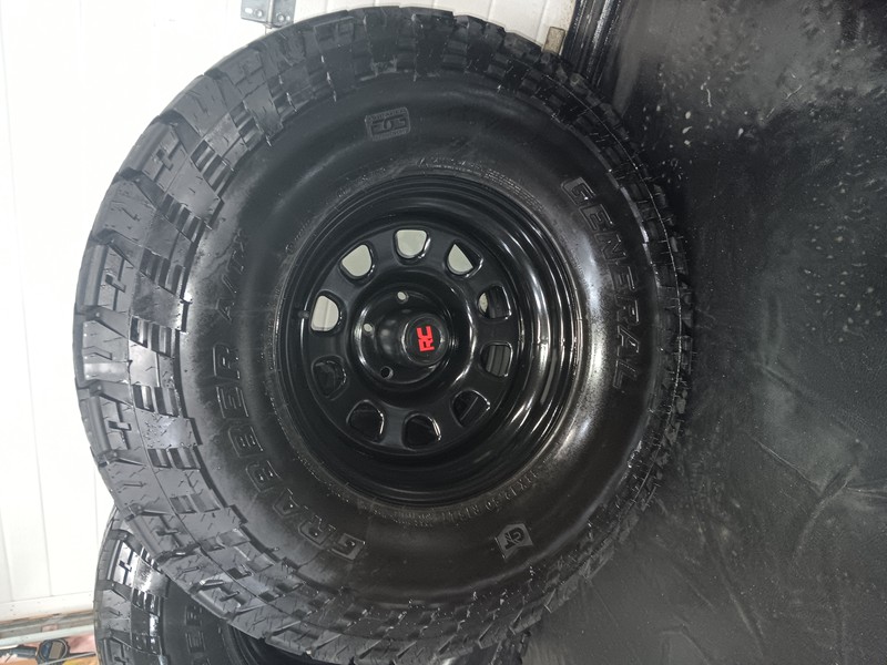 33 x 12.5 x 15 on Rough County wheels 2