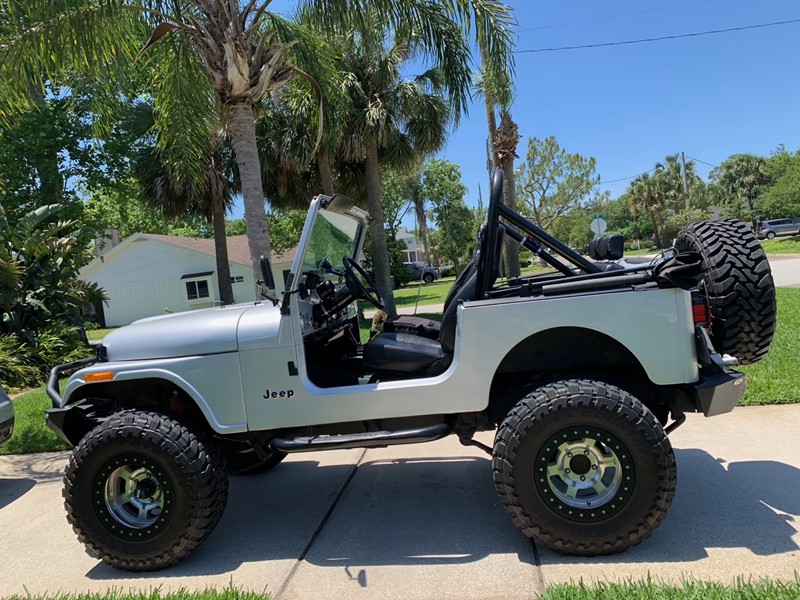 1985 Jeep CJ-7 3