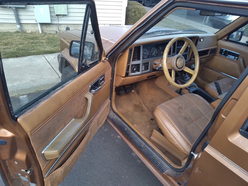 1985 Jeep Cherokee 2.8 V6 5-Speed 5