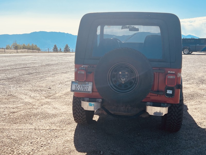 Classic 1986 CJ7 Laredo 1