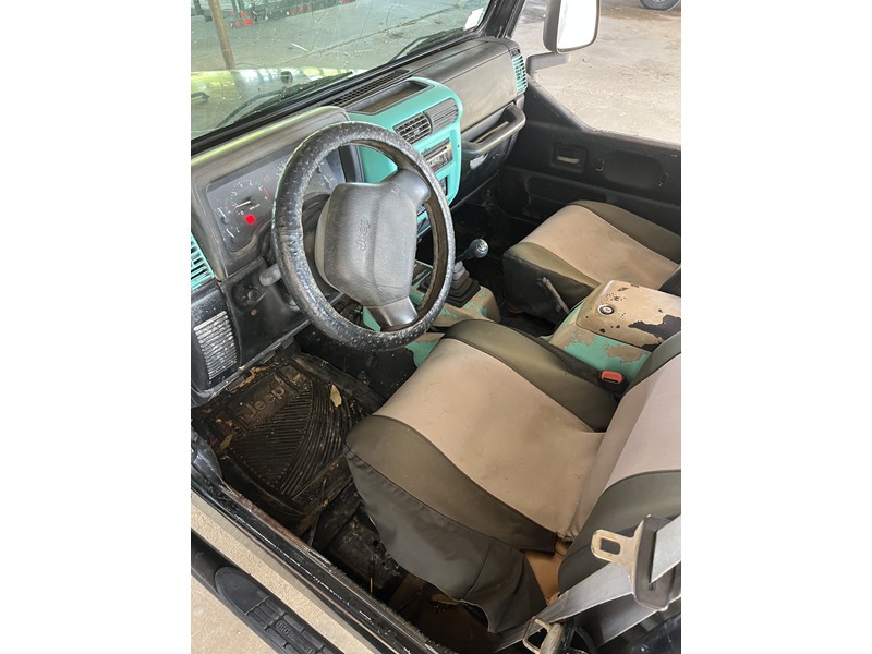 1999 Jeep Wrangler 2