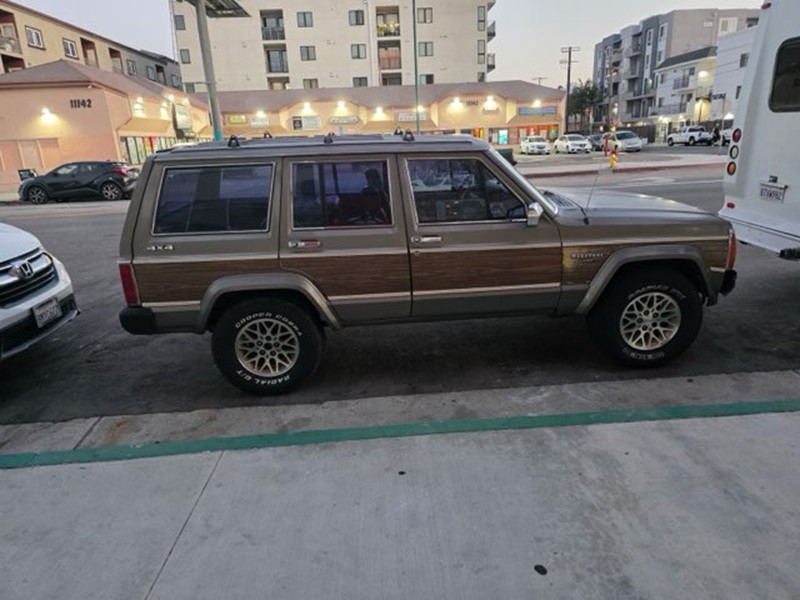 1987 Jeep Wagoneer Limited 4x4