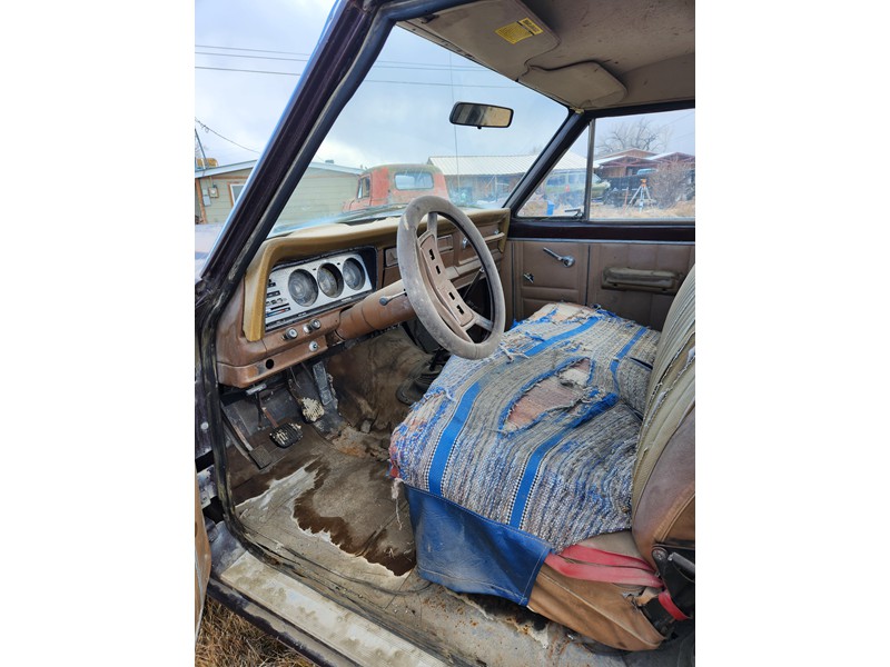 1980 Jeep J10 truck 5